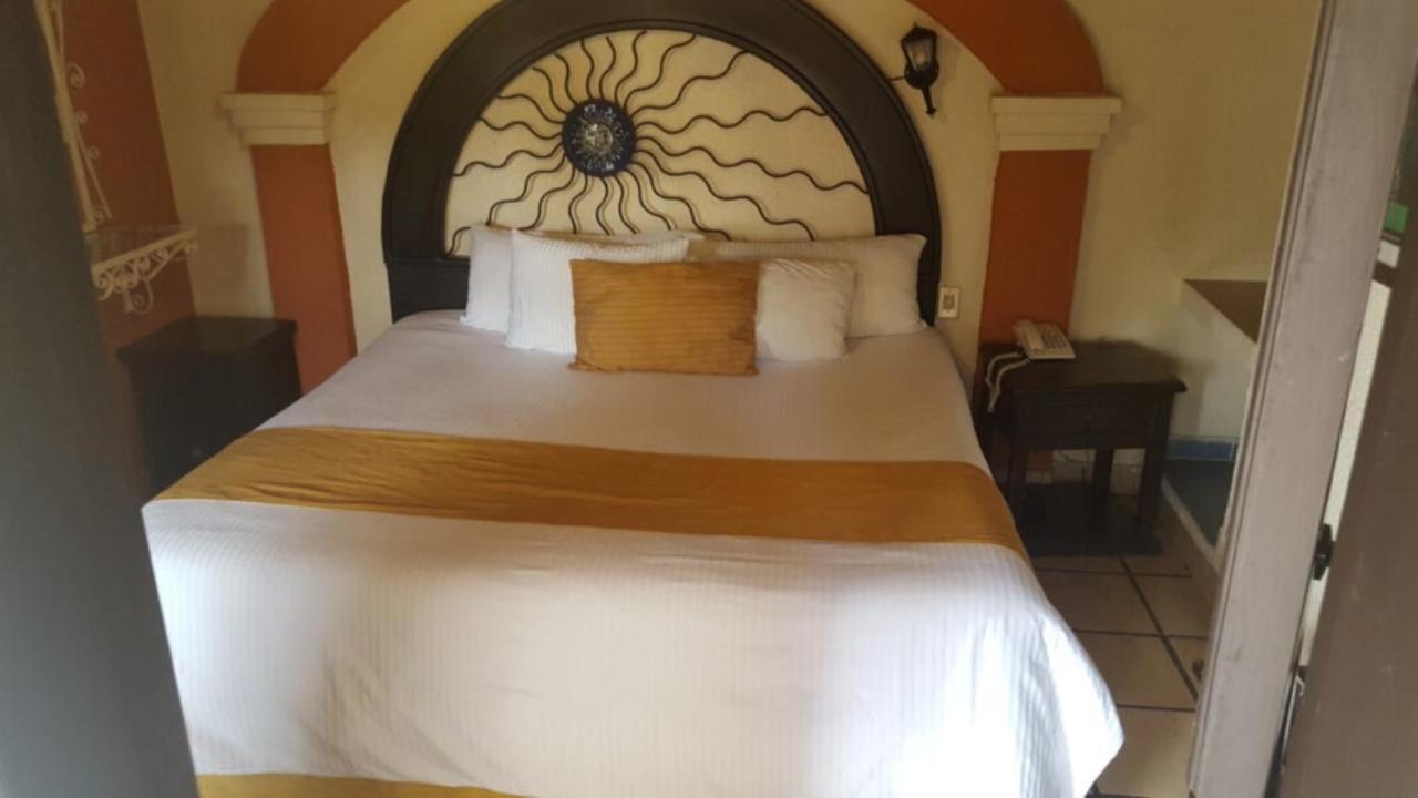 Hotel Jardines Del Centro San Cristóbal de Las Casas Екстериор снимка