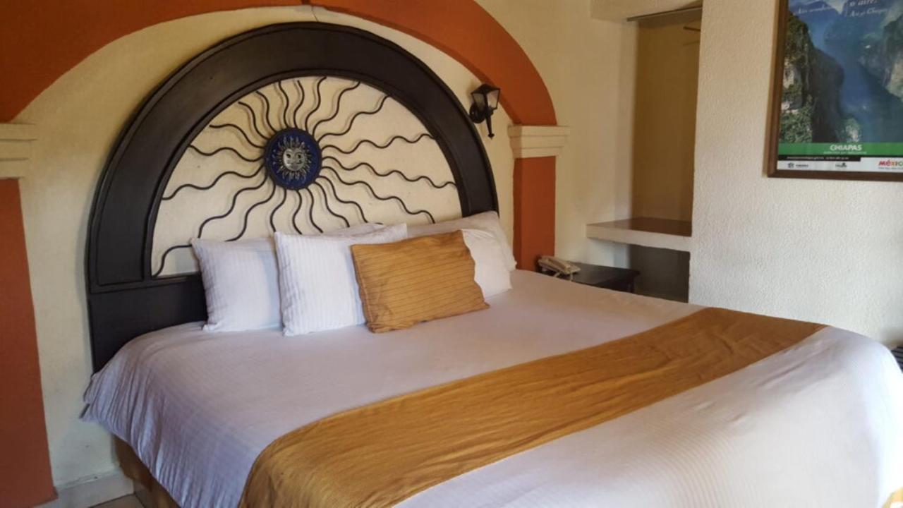 Hotel Jardines Del Centro San Cristóbal de Las Casas Екстериор снимка