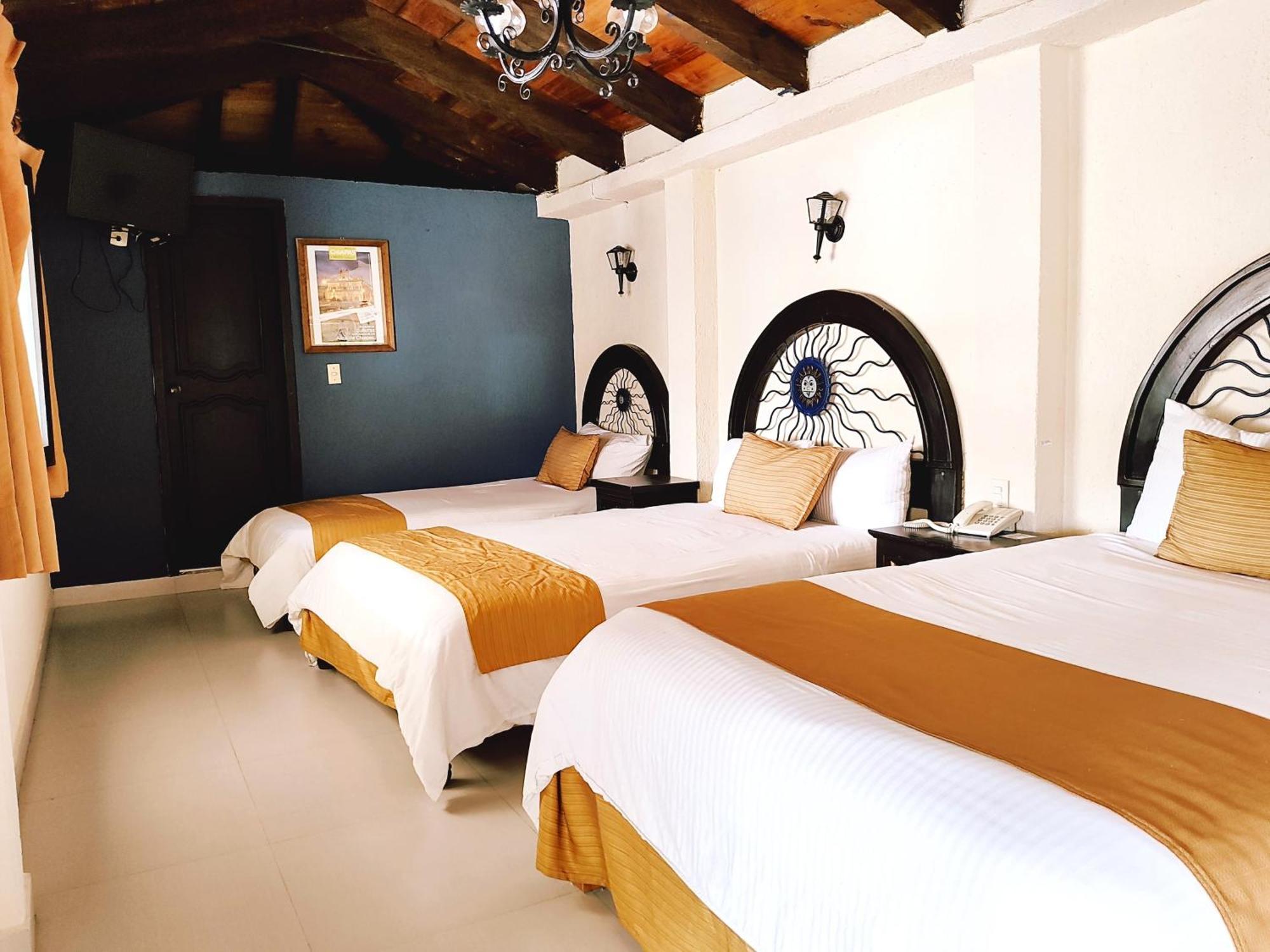 Hotel Jardines Del Centro San Cristóbal de Las Casas Екстериор снимка