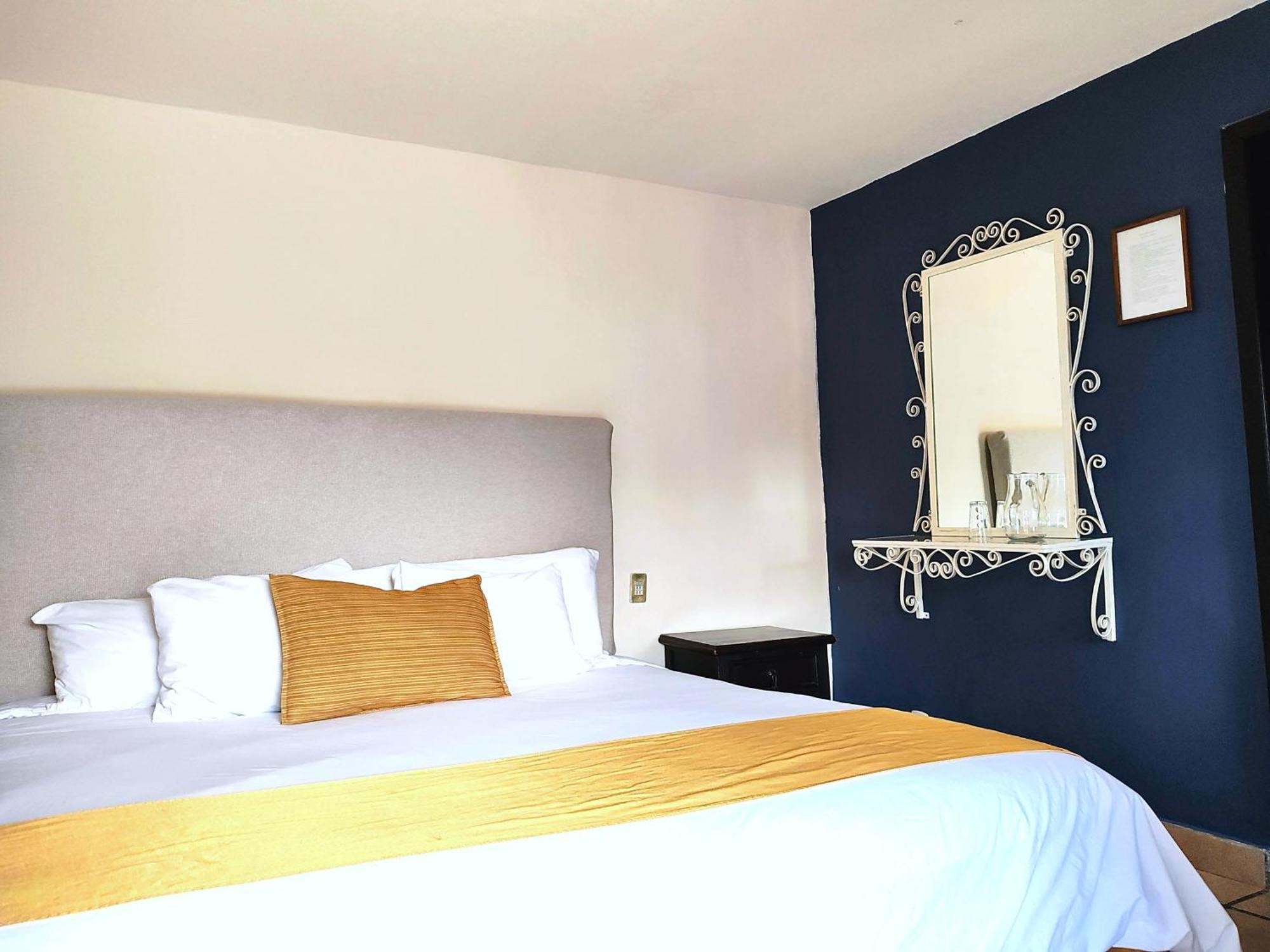 Hotel Jardines Del Centro San Cristóbal de Las Casas Екстериор снимка